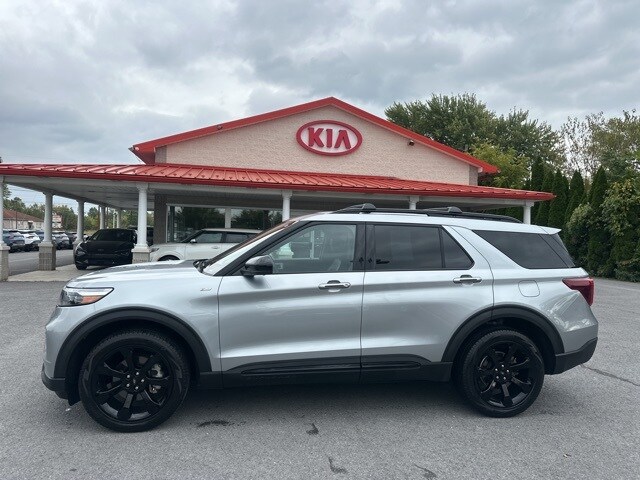 2023 Ford Explorer ST-Line photo 4