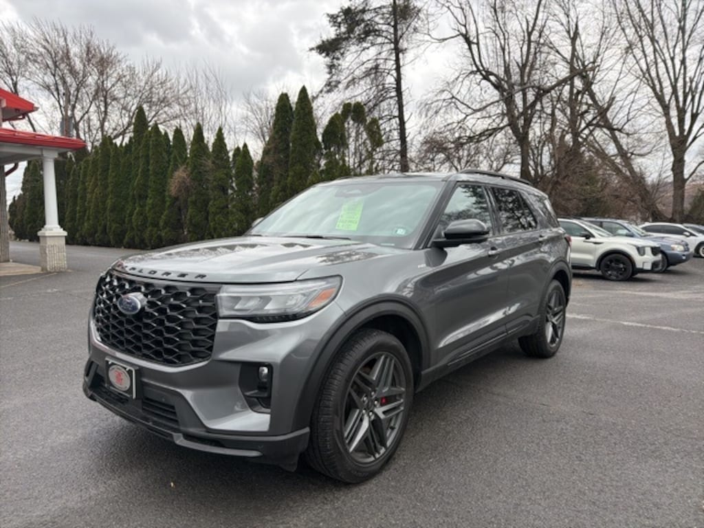 Used 2025 Ford Explorer ST-Line SUV