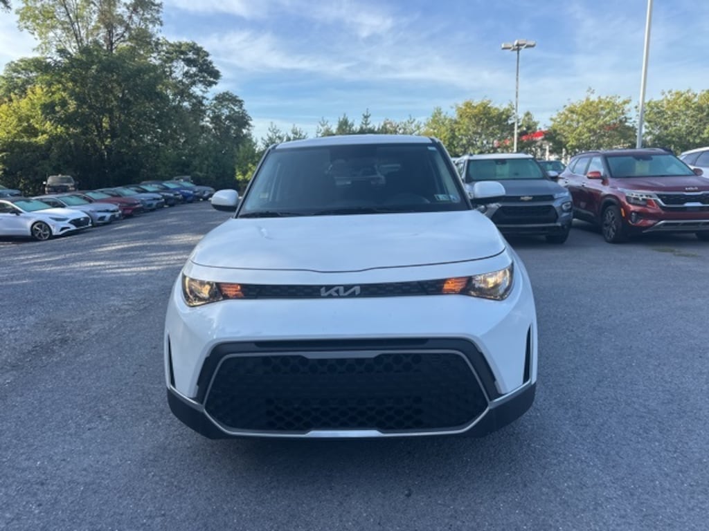 Used 2025 Kia Soul LX Hatchback