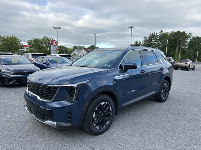 2025 Kia Sorento S photo 2