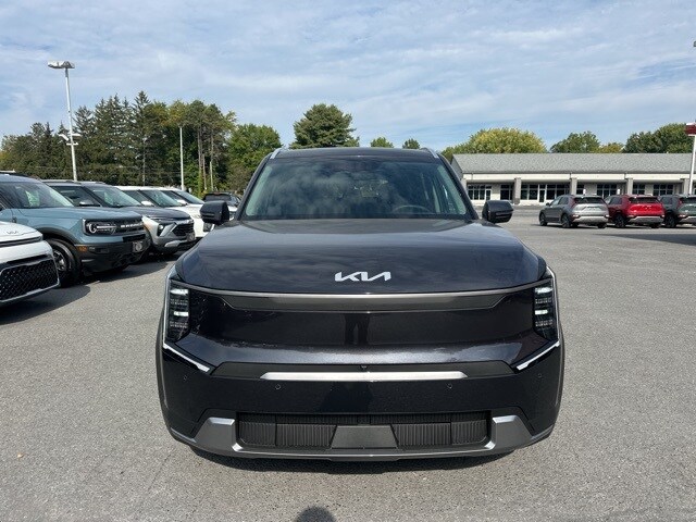 2026 Kia EV9 Wind photo 2