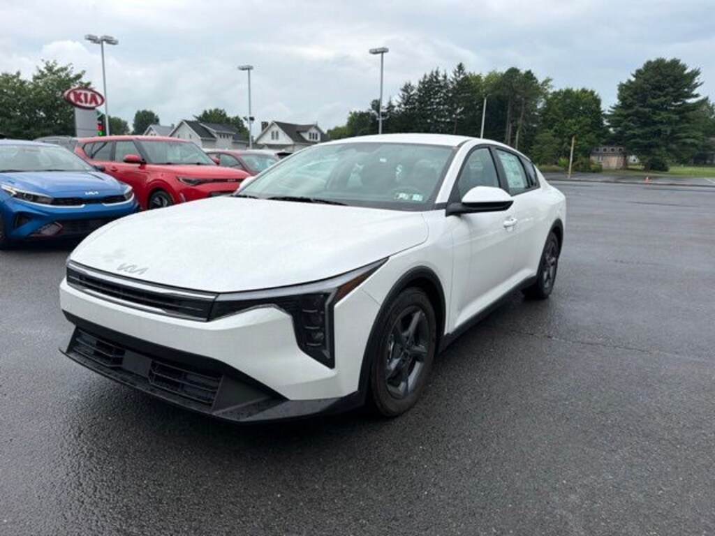 New 2026 Kia K4 LXS Sedan