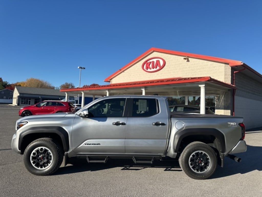 Used 2025 Toyota Tacoma Truck