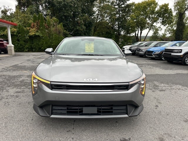 2025 Kia K4 EX photo 2
