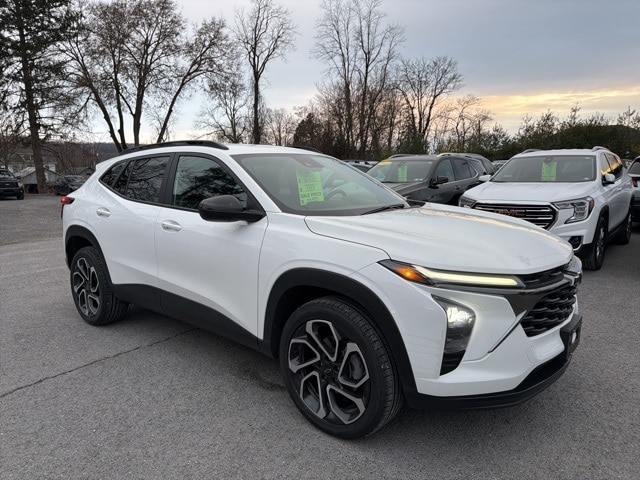 2025 Chevrolet Trax RS