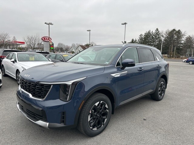 2025 Kia Sorento S photo 3