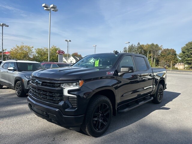 2023 Chevrolet Silverado 1500 RST photo 3