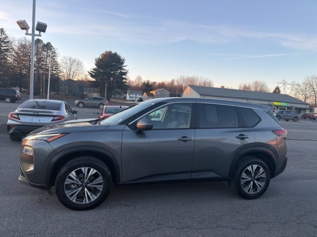 Used 2023 Nissan Rogue SV SUV