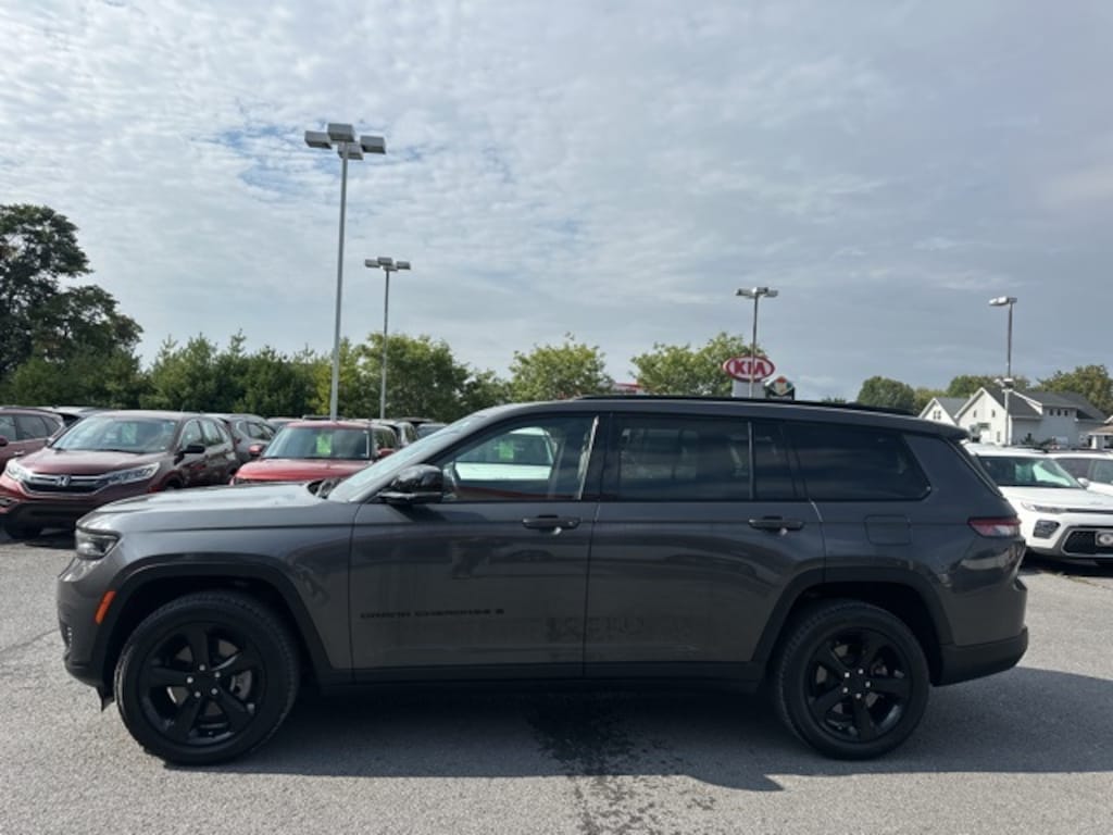 Used 2021 Jeep Grand Cherokee L Laredo SUV