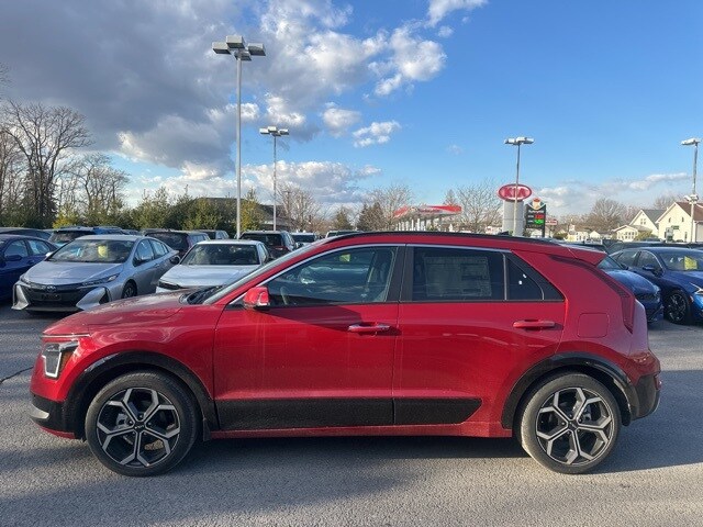 2025 Kia Niro SX Touring photo 4