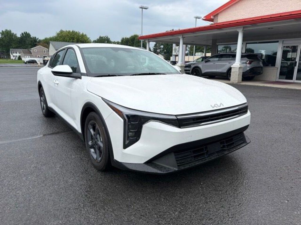 New 2026 Kia K4 LXS Sedan