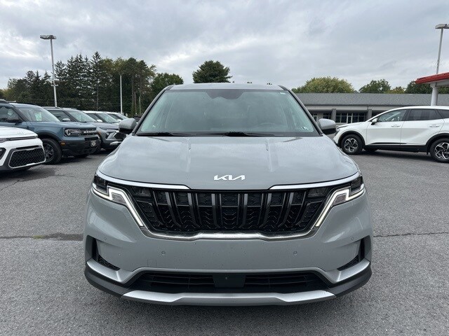 2024 Kia Carnival EX photo 2