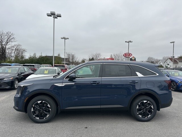 2025 Kia Sorento S photo 4