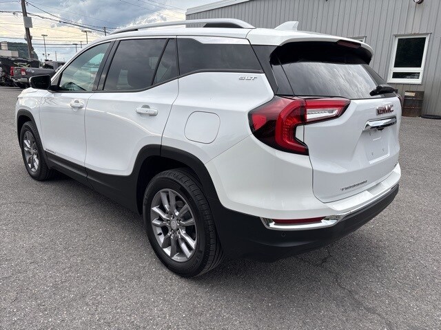 2022 Gmc Terrain SLT photo 2