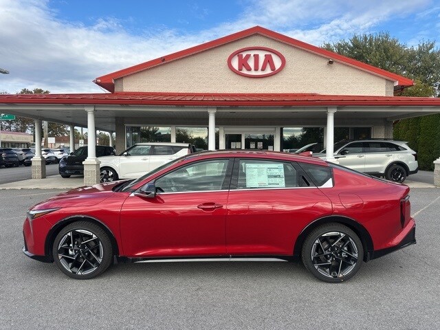 2025 Kia K4 GT-Line photo 4