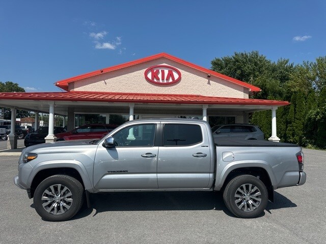 2020 Toyota Tacoma Limited V6 photo 4