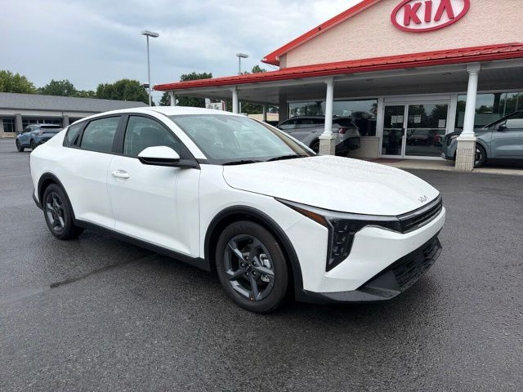 New 2026 Kia K4 LXS Sedan