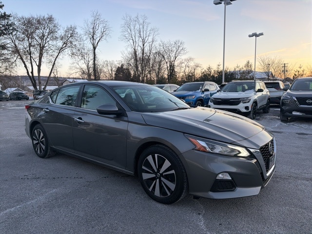 2022 Nissan Altima SV