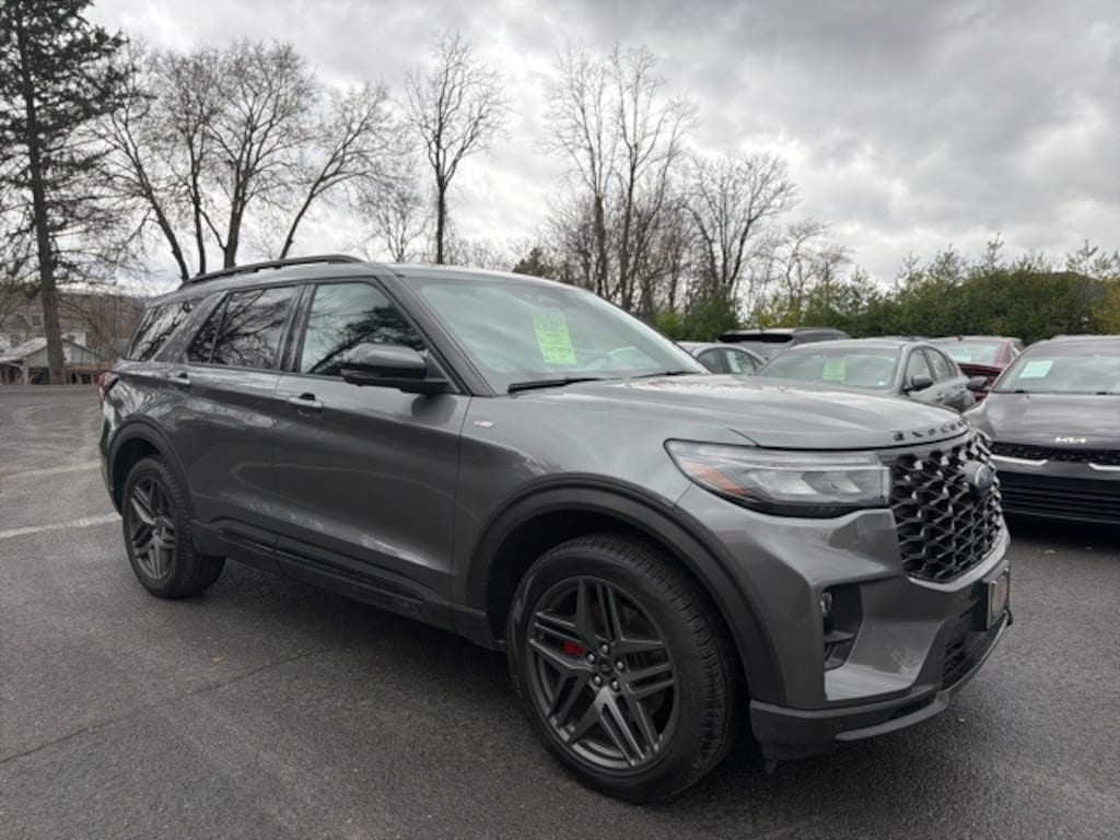 Used 2025 Ford Explorer ST-Line SUV