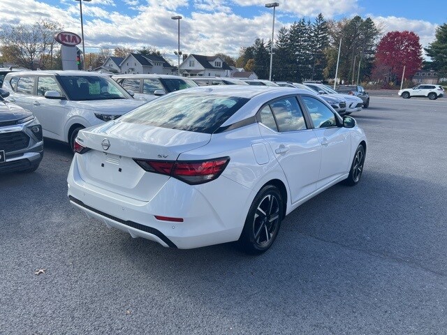 2024 Nissan Sentra SV photo 4