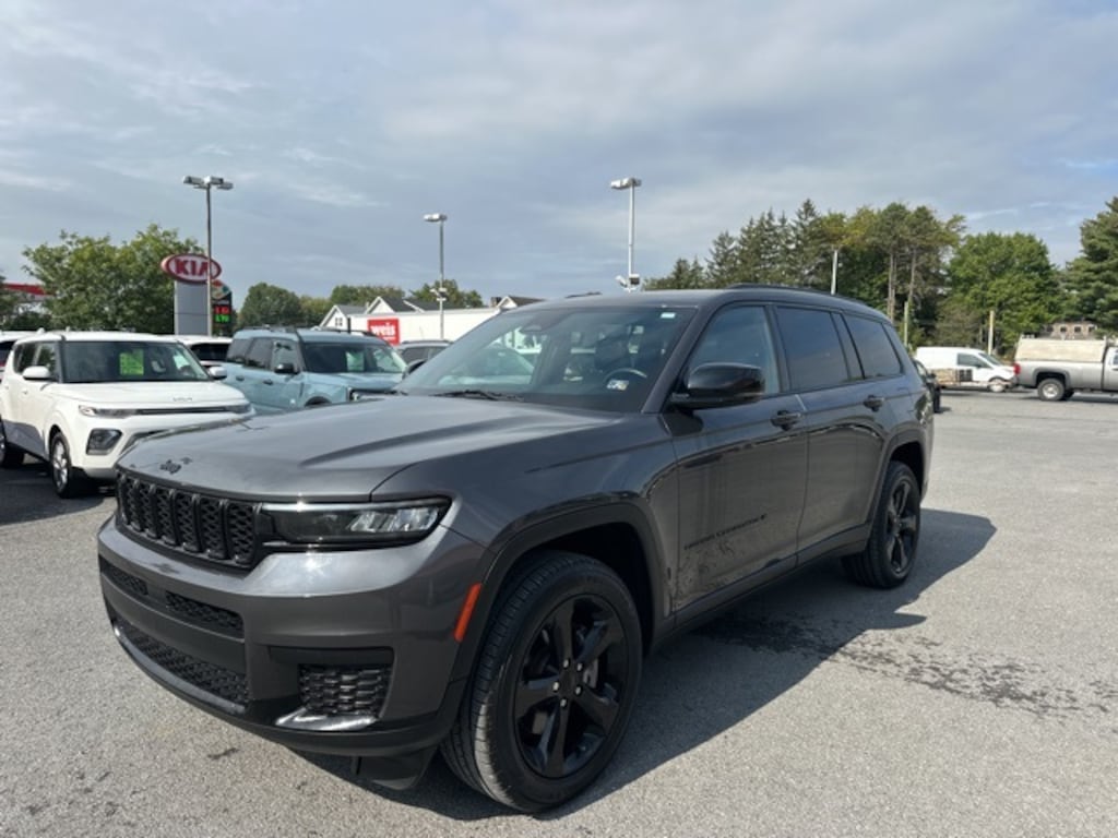 Used 2021 Jeep Grand Cherokee L Laredo SUV