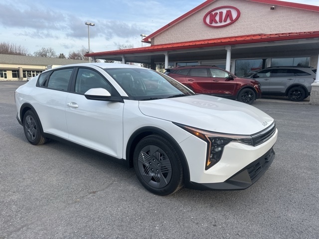 2025 Kia K4 LX's photo