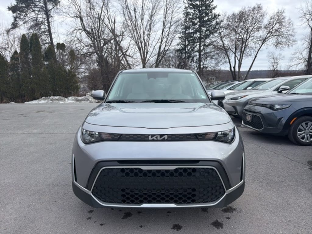 Used 2025 Kia Soul LX Hatchback