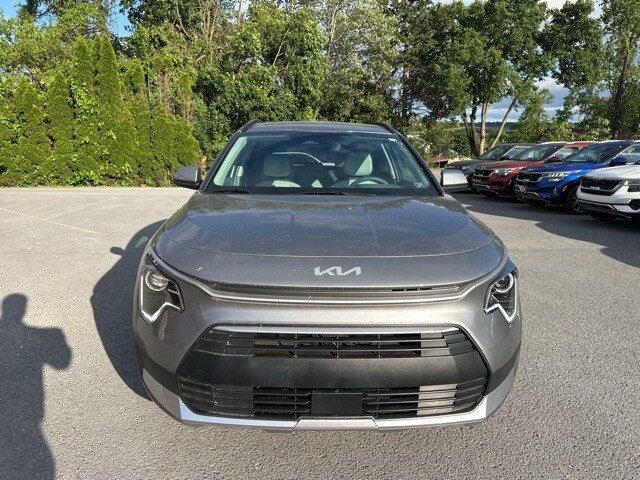 2025 Kia Niro EX photo 2