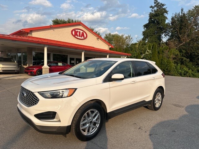 2024 Ford Edge SEL photo 3