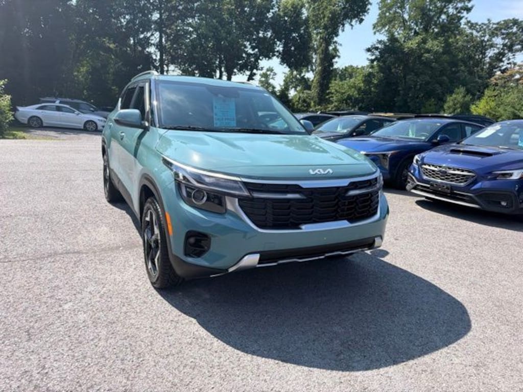 Used 2024 Kia Seltos EX SUV