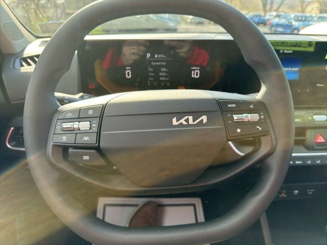 2025 Kia K4 LXS - Photo 15