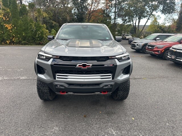 2024 Chevrolet Colorado ZR2 photo 2