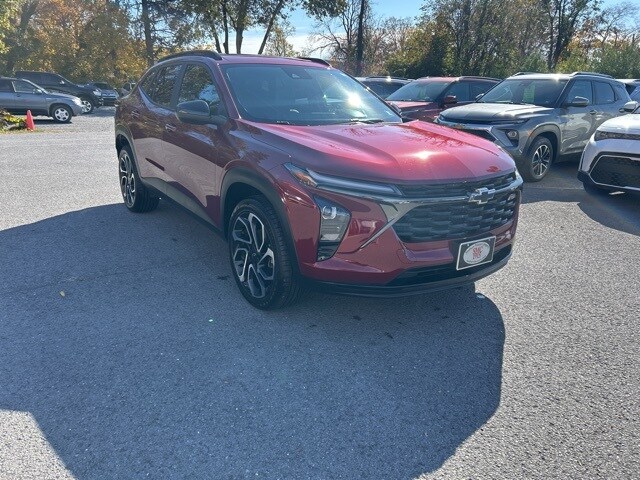 2024 Chevrolet Trax photo 2