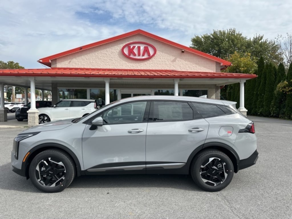 New 2026 Kia Sportage Hybrid S SUV