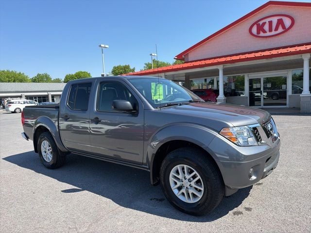 2021 Nissan Frontier SV Crew Cab 4X4 SWB's photo