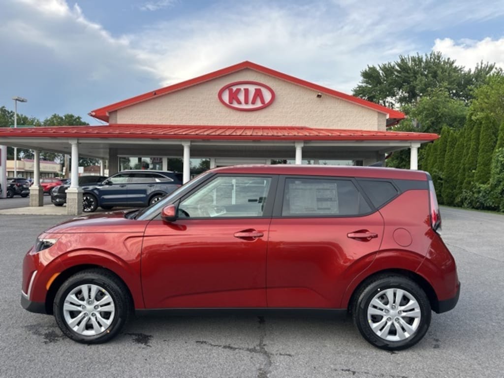Certified 2025 Kia Soul LX Hatchback
