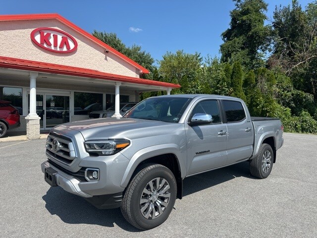 2020 Toyota Tacoma Limited V6 photo 3