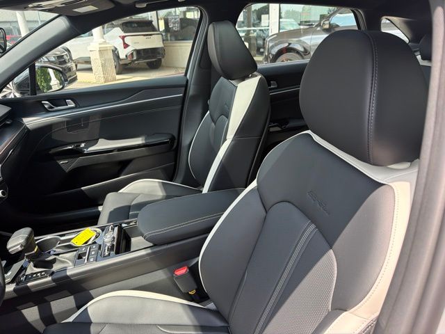 2026 Kia K5 GT-Line - Photo 16