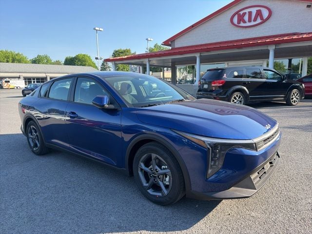 2026 Kia K4 LX AT's photo