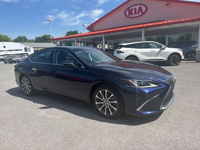 2021 Lexus ES 350 350's photo