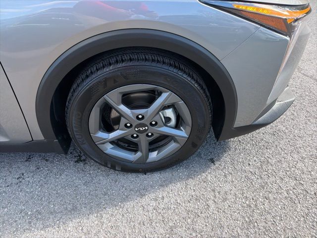 2025 Kia K4 LXS - Photo 9