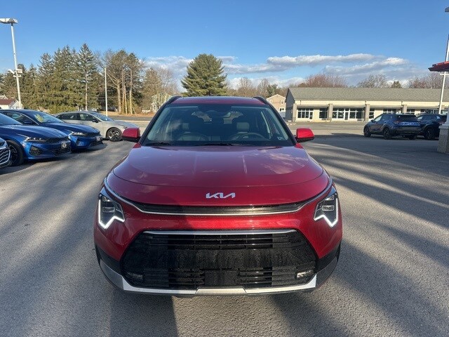 2025 Kia Niro SX Touring photo 2