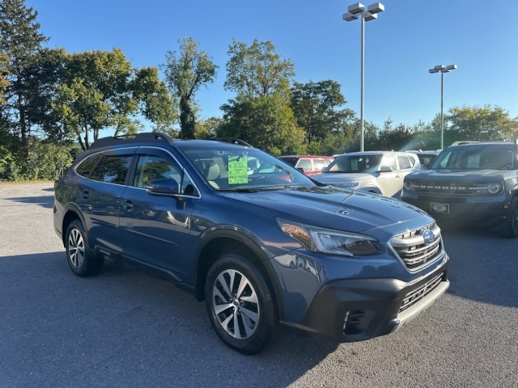 Used 2022 Subaru Outback Premium SUV