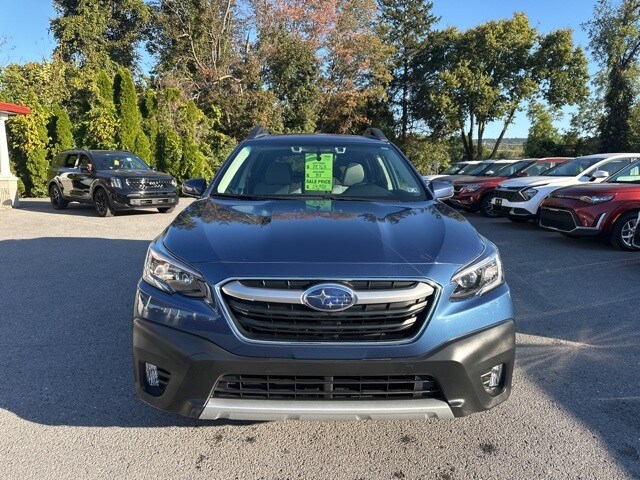 2022 Subaru Outback Premium photo 2