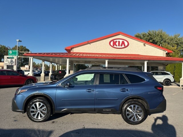 2022 Subaru Outback Premium photo 3