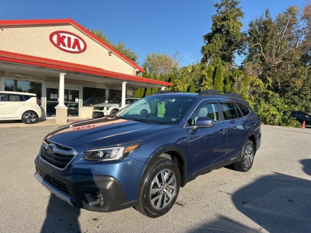 Used 2022 Subaru Outback Premium SUV