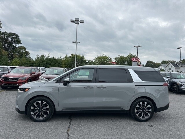 2024 Kia Carnival EX photo 4