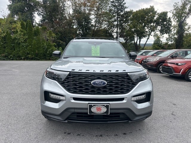 2023 Ford Explorer ST-Line photo 2