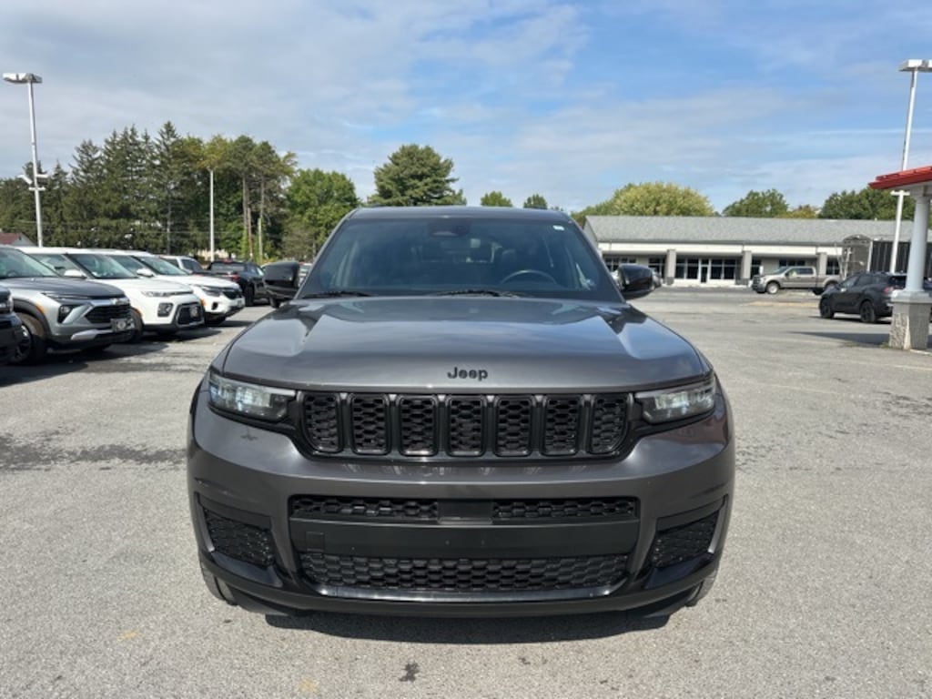 Used 2021 Jeep Grand Cherokee L Laredo SUV
