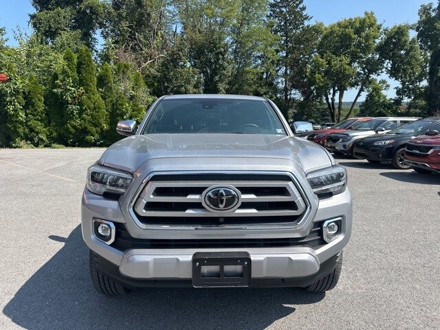 2020 Toyota Tacoma Limited V6 photo 2